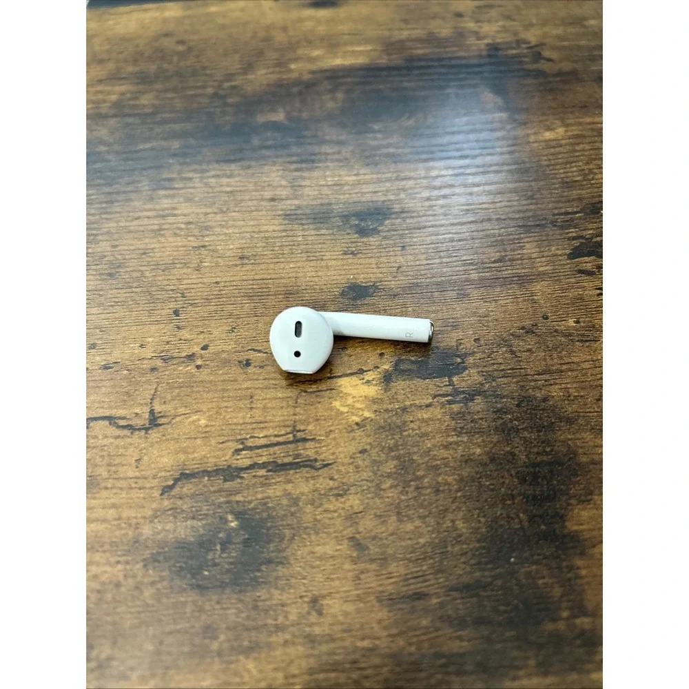 Apple White Left Earbud AirPod Stem-Style Wireless Earbud